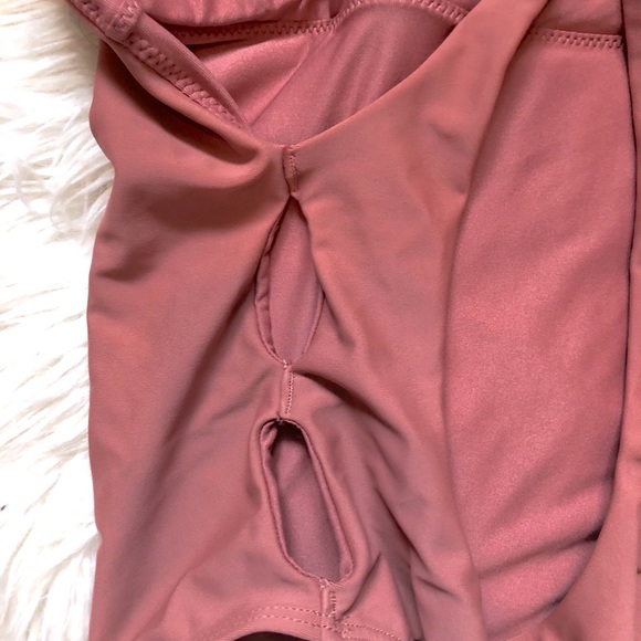 One piece bathing suit - Picture 3 of 3